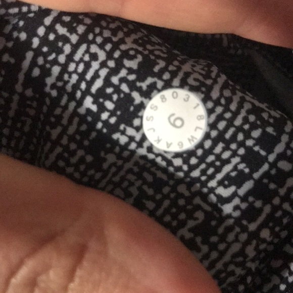 Lululemon Fast & Free Crop II *Nulux 19"
Twillines Ice Grey Black - Picture 7 of 7